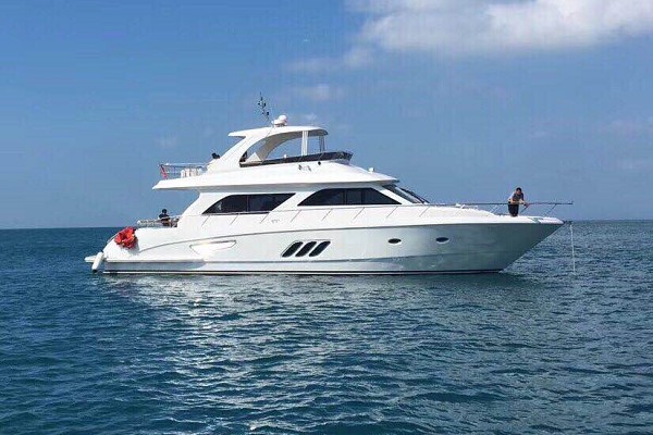 宽敞、舒适型70尺飞桥游艇