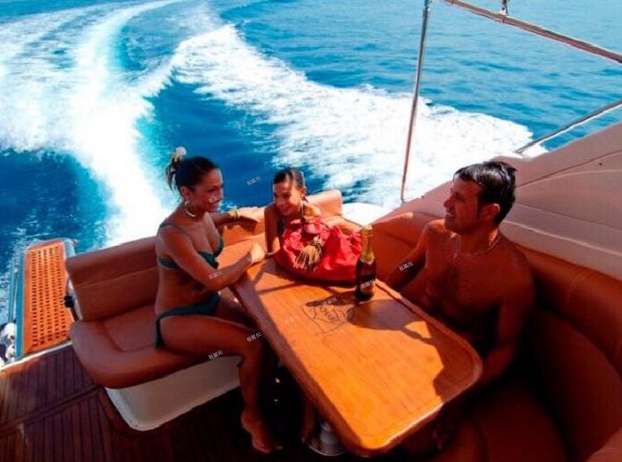  34英尺運(yùn)動(dòng)游艇